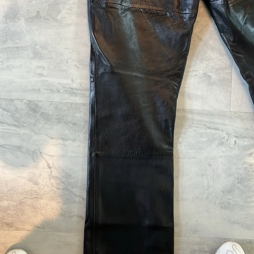 VS2   Lambskin leather pants  black Lined soft & pliable  straight leg EUC Sz. 8
